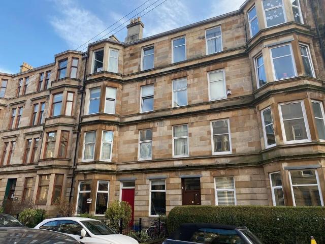 Roslea Drive, Dennistoun 3 bed flat to rent £1,550 pcm £358 pw
