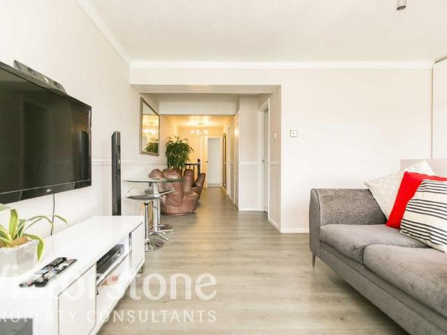 Roslin House, Brodlove Lane. 4 bed apartment to rent £3,800 pcm £877 pw