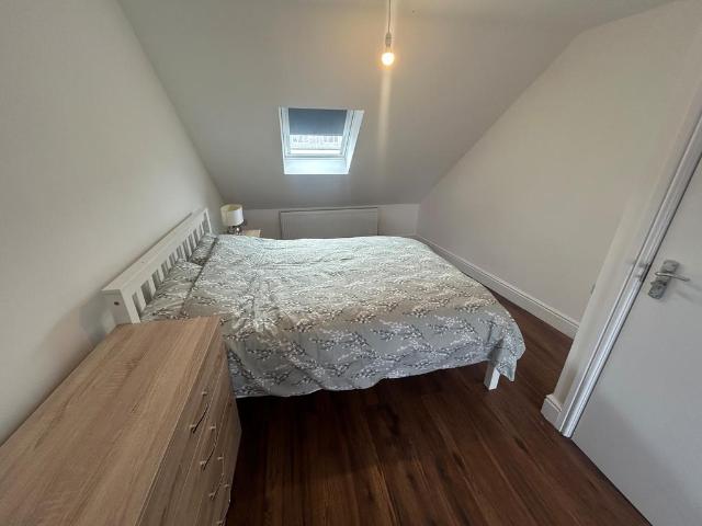 Rosliston Road Room 3, Burton upon. 1 bed in a flat share to rent £606 pcm £140 pw