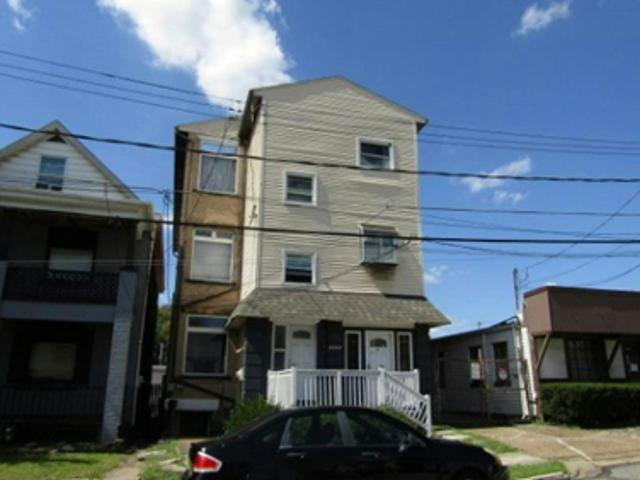 Roslyn St