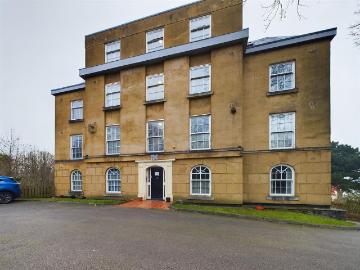 Ross Court View, Rock Park, Rock Ferry CH42, 2 bed flat to rent, £625 pcm | PrimeLocation