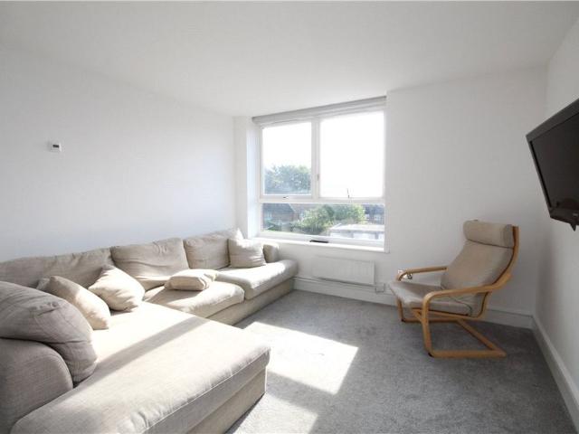 Ross Road, London, SE25 6SD