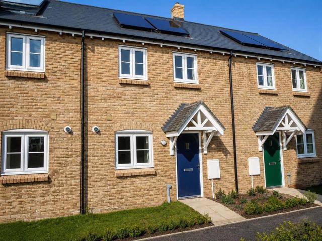Ross Walk, Thetford 2 bed terraced house to rent £900 pcm £208 pw