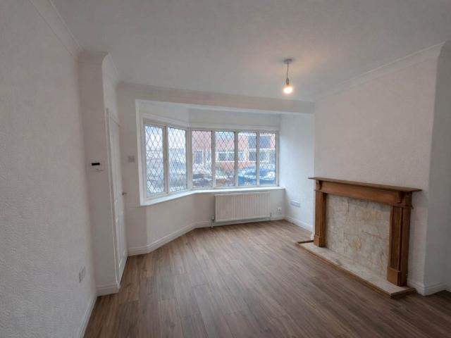 Rossall Avenue, Radcliffe M26, 2 bed semi detached house to rent, £1,100 pcm | PrimeLocation