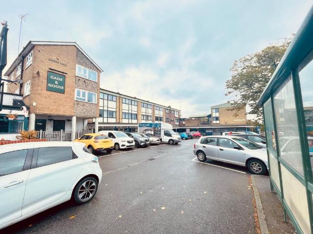 Rossgate, HEMEL HEMPSTEAD 3 bed flat to rent £1,650 pcm £381 pw