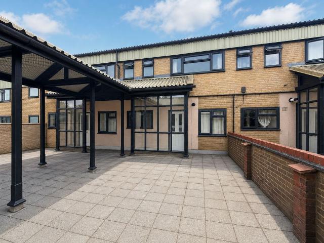 Rossgate, Hemel Hempstead HP1, 3 bed flat to rent, £1,650 pcm | PrimeLocation