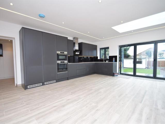 Rossdale Drive, London NW9, 7 bed semi detached house to rent, £4,200 pcm | PrimeLocation