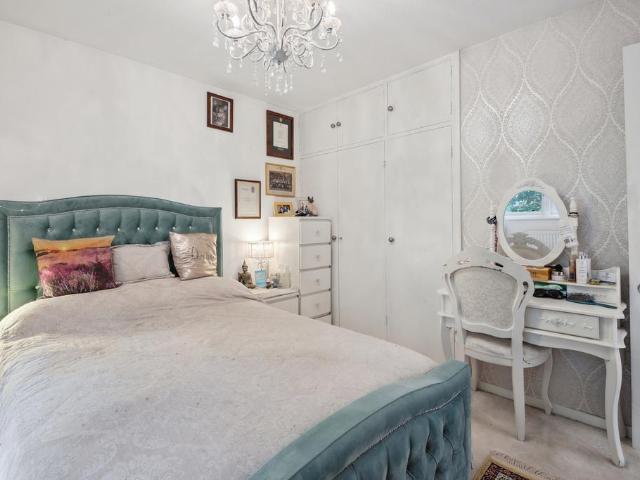Rossendale Way, Camden Town, London, NW1 2 bed semi detached house to rent £2,800 pcm £646 pw