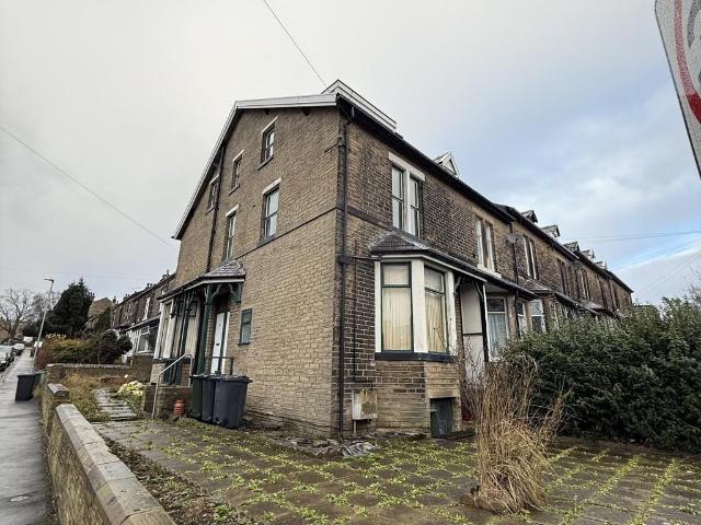 Rossefield Road, Bradford BD9 2 bed apartment to rent £650 pcm £150 pw