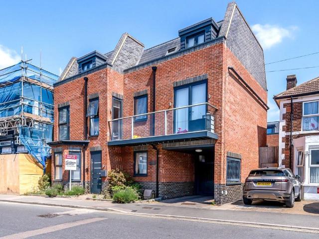 Rossetti Court, Lion Road, Bexleyheath, Kent DA6, 2 bed flat to rent, £1,800 pcm | PrimeLocation