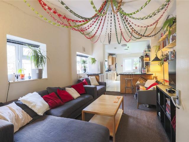 Rossiter Road, Balham, London SW12, 6 bed flat to rent, £6,600 pcm | PrimeLocation