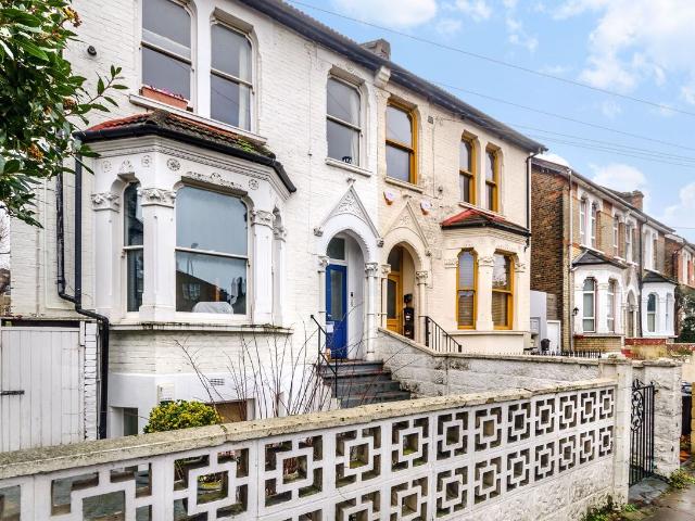 Rossiter Road, Balham, London SW12, 2 bed maisonette to rent, £3,000 pcm | PrimeLocation