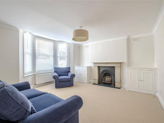 Rossiter Road, London SW12, 2 bed flat to rent, £2,750 pcm | PrimeLocation
