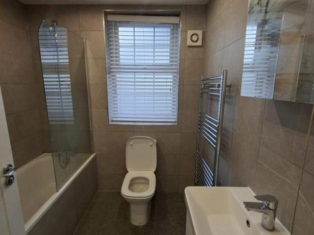 Rosslyn Mansions, Watling Avenue, Edgware HA8, 1 bed flat to rent, £1,400 pcm | PrimeLocation