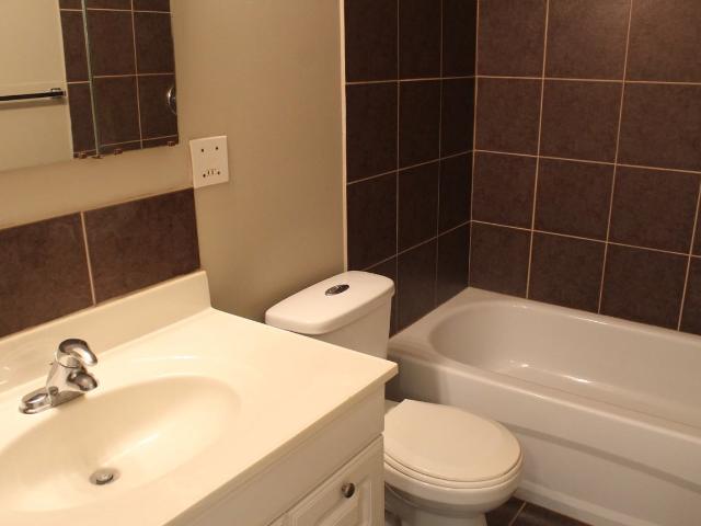 Rosslyn Apartments 1 Bedroom Apartment for Rent at 13220 113a St Nw, Edmonton, AB T5E 5C1 Kensington