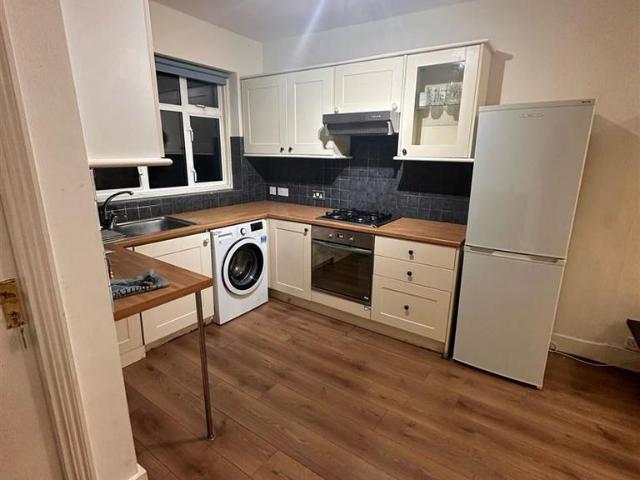 Rosslyn Crescent, Greenhill, London, HA1 2RZ, United Kingdom | 3 bed apartment for rent #139621563 | Rentberry