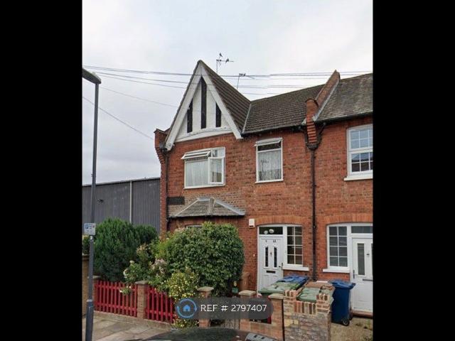 Rosslyn Crescent, Harrow HA1, 2 bed maisonette to rent, £1,800 pcm | PrimeLocation