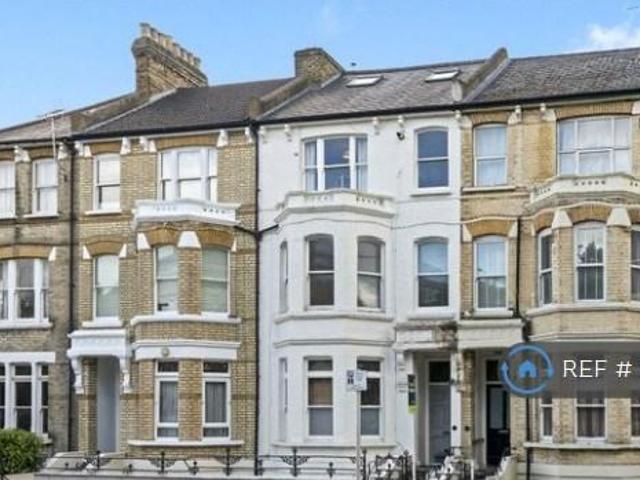 Rosslyn Road, Twickenham, TW1 2 bed maisonette to rent £1,900 pcm £438 pw