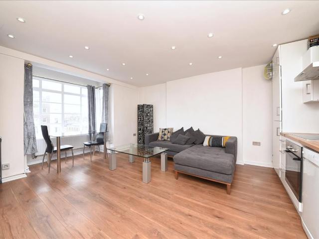 Rossmore Court, Park Road, London NW1, 1 bed flat to rent, £2,578 pcm | PrimeLocation