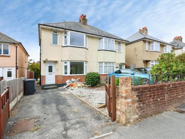 Rossmore Road, Poole, Dorset, BH12 3 bed semi detached house to rent £1,495 pcm £345 pw