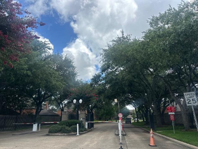 Rosswood Dr