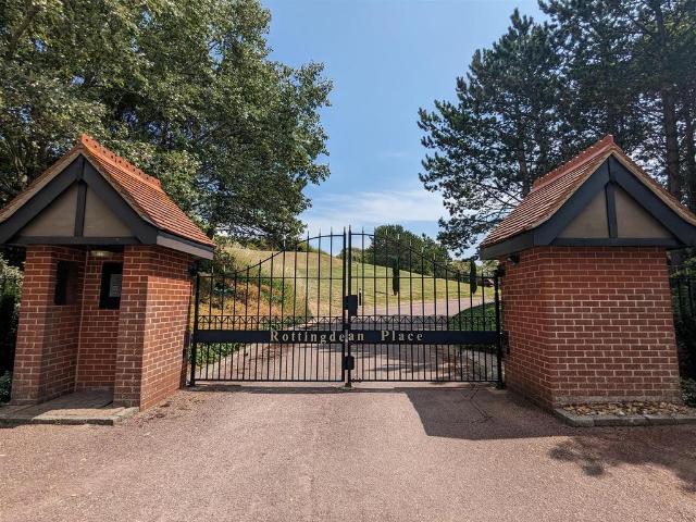 Rottingdean Place, Falmer Road. 4 bed townhouse to rent £2,750 pcm £635 pw