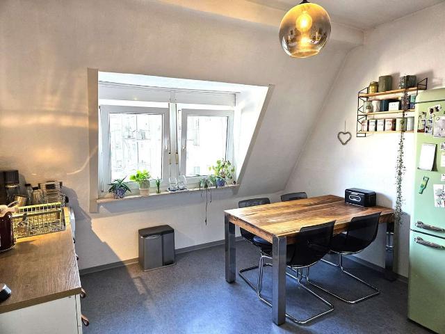Rottstraße! Charmante 2 Zimmer Wohnung mit Balkon und Mansardenzimmer sucht Nachmieter