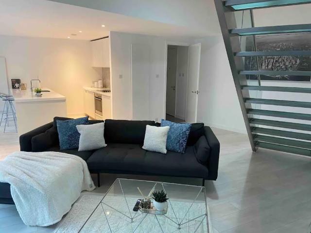 Rotunda, 150 New Street B2, 2 bed flat to rent, £1,750 pcm | PrimeLocation