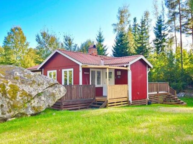 Rot weißes Schwedenhaus Haus Frigga, Småland, Schweden ☀️