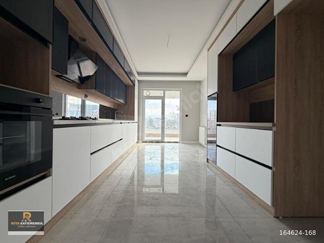ROTA DAN ŞEHİR MANZARALI 4+1 DAİRE FIRSATI KAÇMAZ