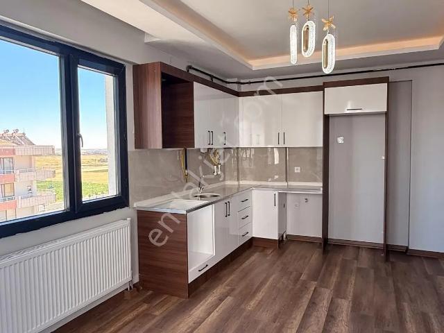Rota Dan Rensa Yapıda 1+1 Kiralık Lüks Daire