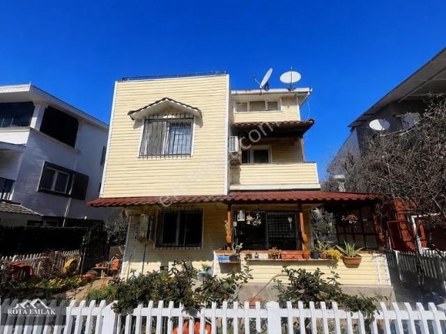 Rota Emlak'tan Menderes Mithatpaşa'da 4+1 Satılık Villa