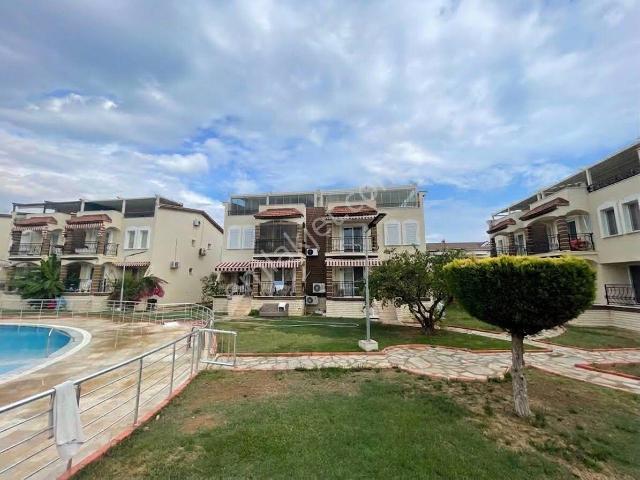 Rota Emlak'tan Denize Yakın Havuzlu Sitede 1+1 Satılık Daire