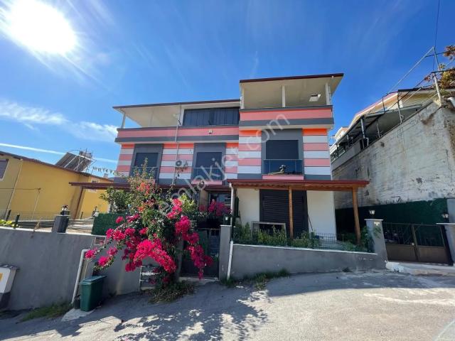 Rota Emlak'tan Gümüldür'de Deniz Manzaralı 4+1 Kiralık Villa