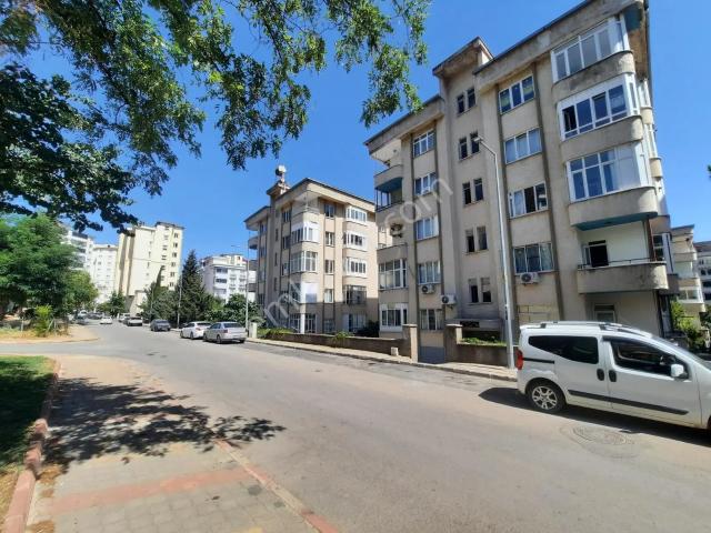 Rotadan Geniş Merkezi Konumda Selçuklu Mh. Asansörsüz Kiralk 2+1