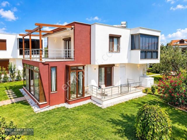 Rota'dan | Havuzlu | Denize Sıfır Site İçerisinde | 3+1 Villa