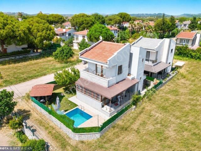 Rota'dan | Havuzlu Müstakil Villa | Yola Cepheli