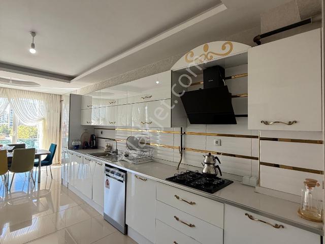 Rotadan Stad Yolunda Lüks 4+1 Satılık Daire