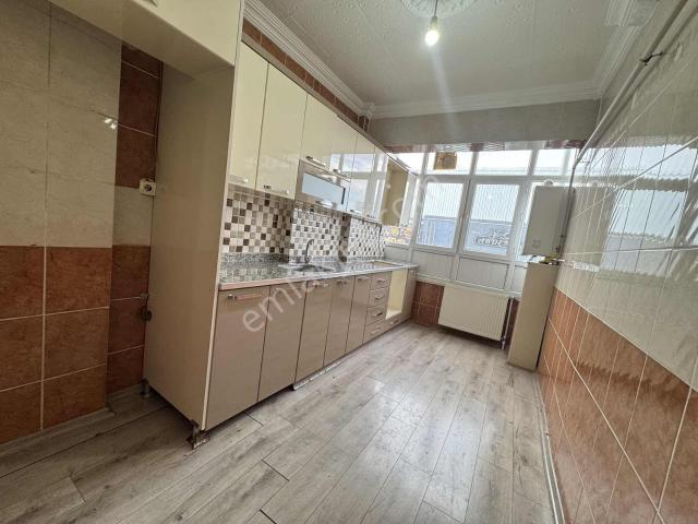 Rota'dan Toptancılarda Muazzam Konumda Kiralık Yapılı 3+1 Daire