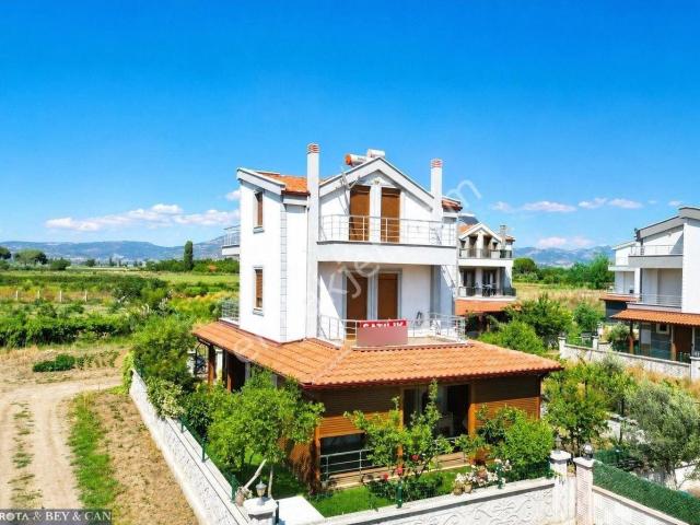 Rota'dan | 4+1 | 3 Katlı | Çok Ferah | Tam Müstakil Villa