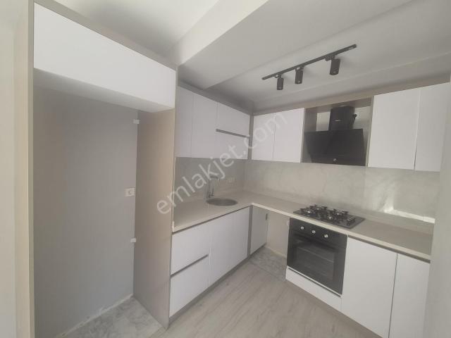 Rotam Emlaktan Ortaca Cadde Üstünde 1+1 Sıfır Geniş Satılık Ev