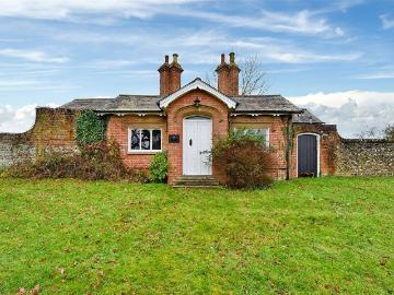 Rotherfield Greys, Henley On Thames, Oxfordshire RG9, 2 bed bungalow to rent, £2,250 pcm | PrimeLocation