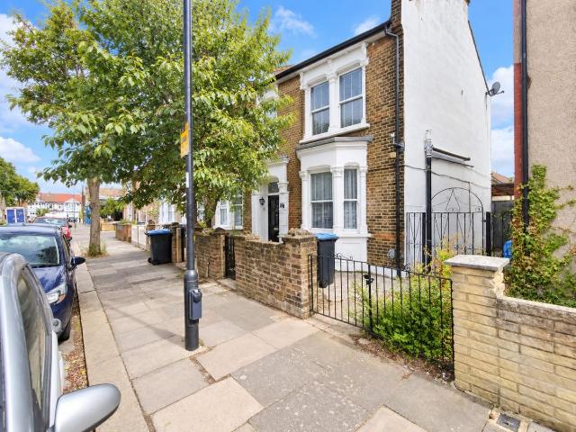 Rotherfield Road, Enfield EN3, 3 bed property to rent, £2,200 pcm | PrimeLocation