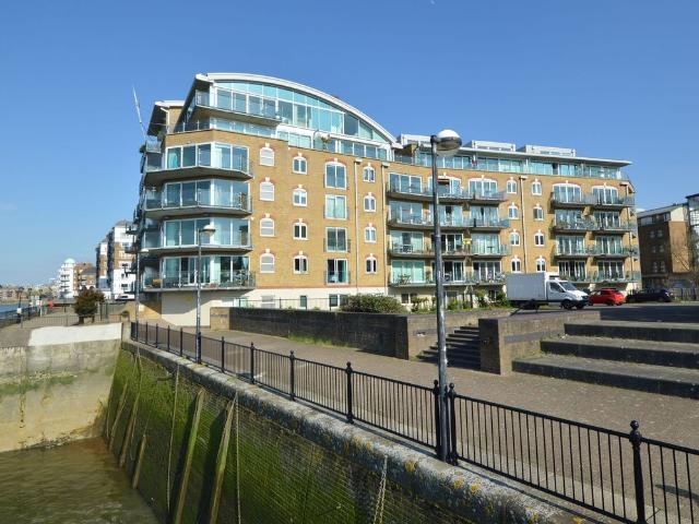 Rotherhithe Street, Pacific Wharf SE16, 2 bed flat to rent, £3,200 pcm | PrimeLocation