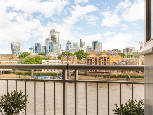 Rotherhithe Street, Rotherhithe SE16, 2 bed flat to rent, £3,500 pcm | PrimeLocation