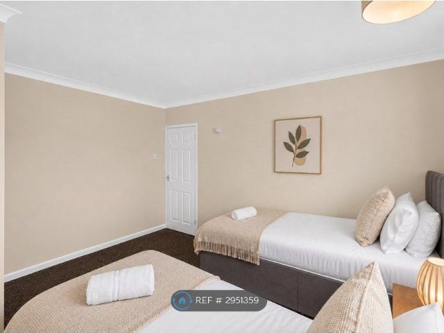 Rothersthorpe Road, Northampton NN4, 3 bed semi detached house to rent, £3,450 pcm | PrimeLocation