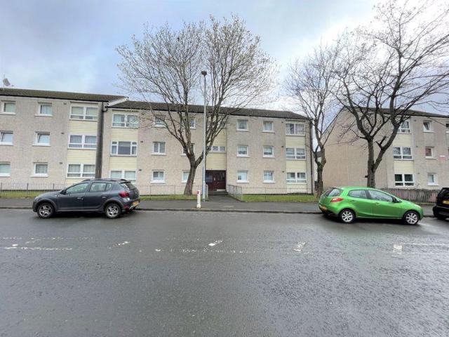 Rothes Drive, Summerston 3 bed apartment to rent £775 pcm £179 pw