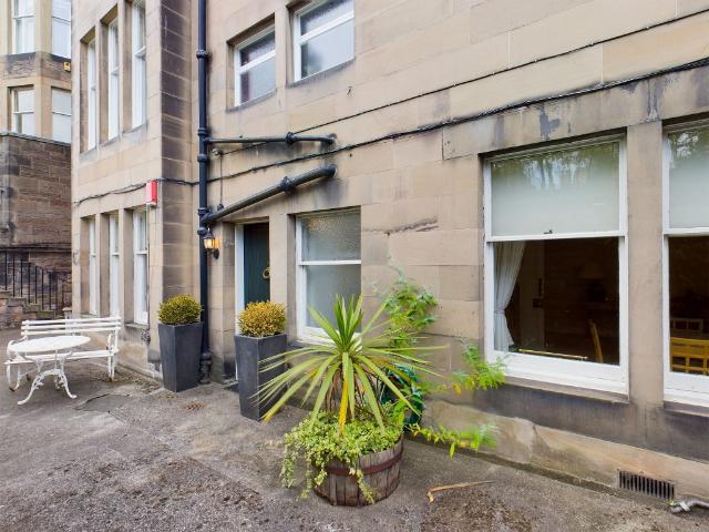 Rothesay Terrace, West End, Edinburgh EH3, 1 bed flat to rent, £1,400 pcm | PrimeLocation
