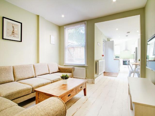 Rothesay Avenue, Nottingham NG7, 6 bed terraced house to rent, £732 pppm | PrimeLocation