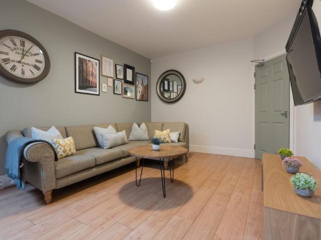 Rothesay Avenue, Nottingham NG7, 6 bed terraced house to rent, £736 pppm | PrimeLocation
